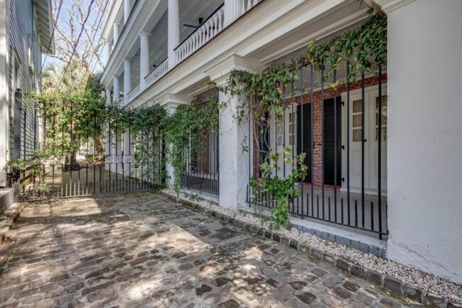 36 Charlotte St
