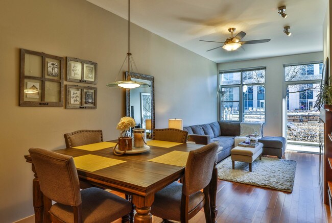Photo - 309 W Washington Ave Unidad 215