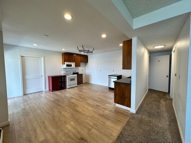 Photo - Vernon Rd-1911-Apartment Unit B