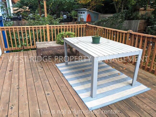 Photo - 34 NE Ivy St