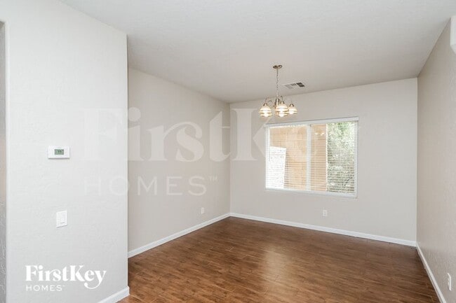 Photo - 2842 Dalsetter Dr