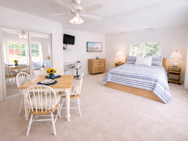 Photo - 2404 Chatsworth Blvd Unit Studio