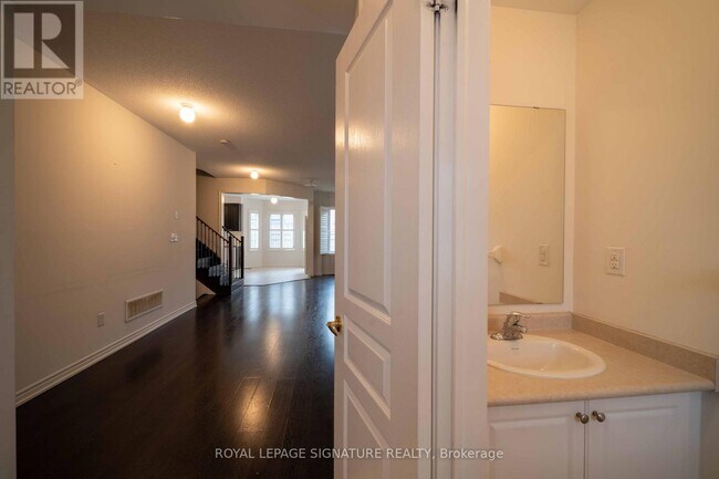 Photo - 5570 Meadowcrest Ave