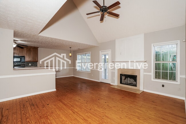 Photo - 102 Ruby Way