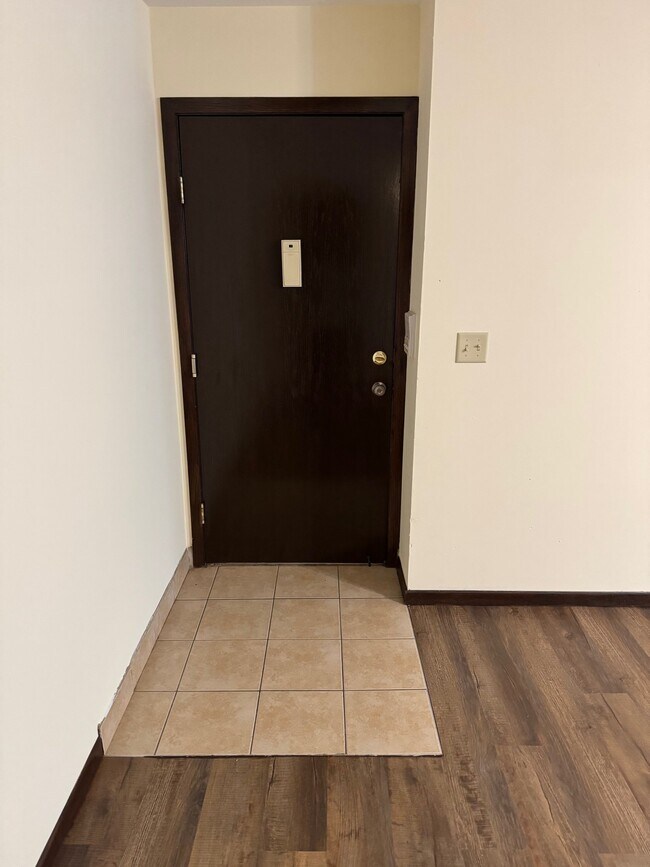 981 St Albans St N Unit 107