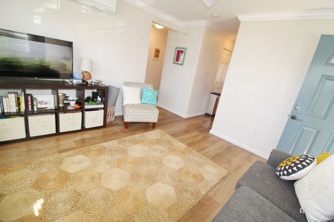 Photo - Nicely Remodeled and Completely Unfurnishe... Unit 13 F
