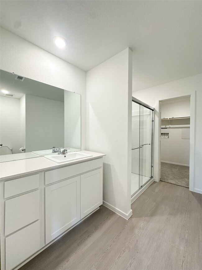 Photo - 229 Douglas Hls Dr