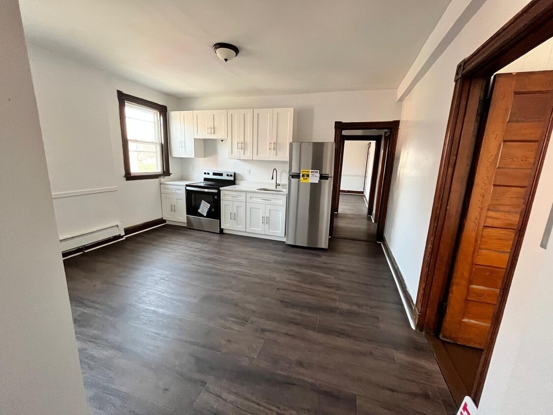 Photo - 94 Russ St (Hartford, CT)