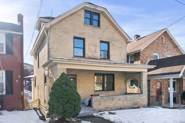 Building Photo - 111 Kaplan Ave Unit 2