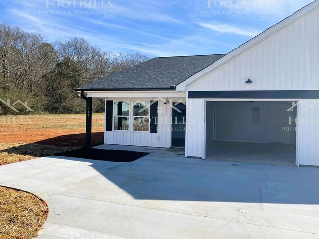 Photo - 103 Rhoe Cir