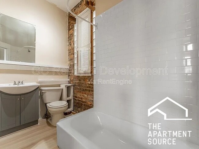 Photo - 3328 W Chicago Ave Unit 2R