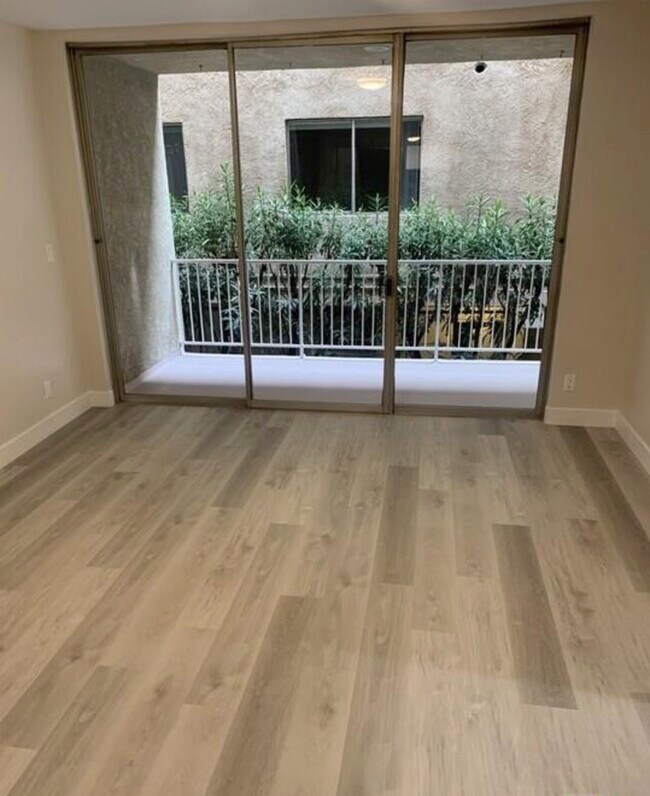 Photo - 408 N Palm Dr Unidad #102