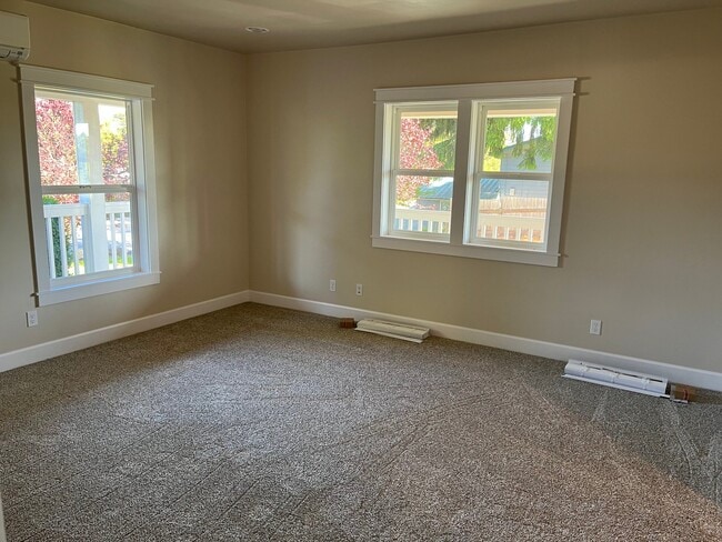 Photo - 1016 114th Ave E