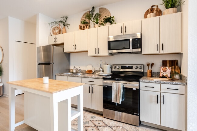 C1 - 2BD, 2BA - 1,024SF