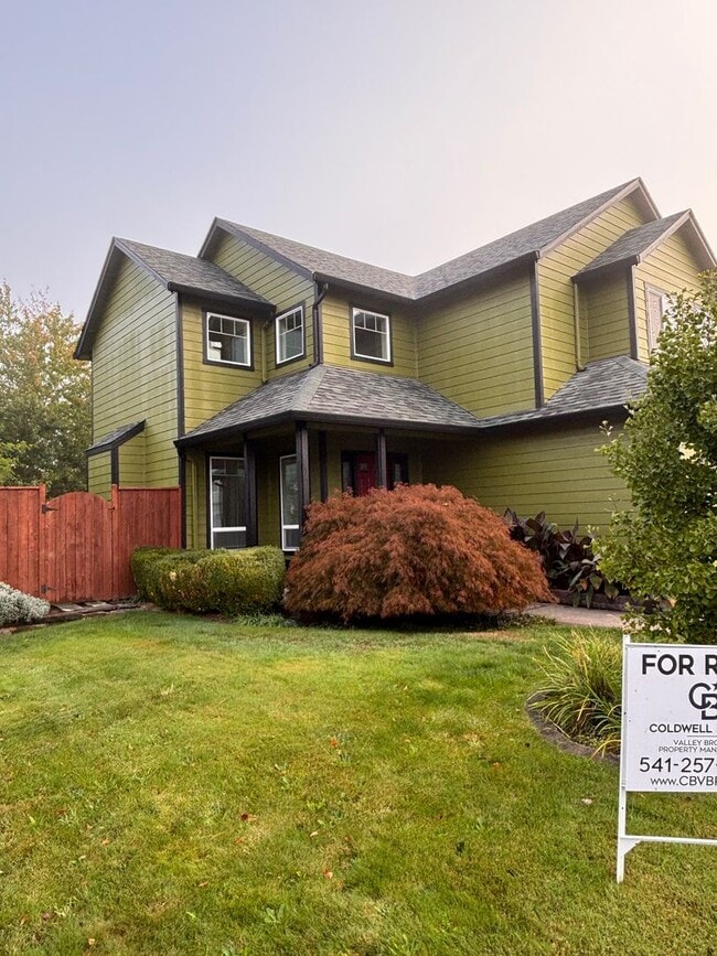 Building Photo - Spacious 3 bedroom in SE Albany