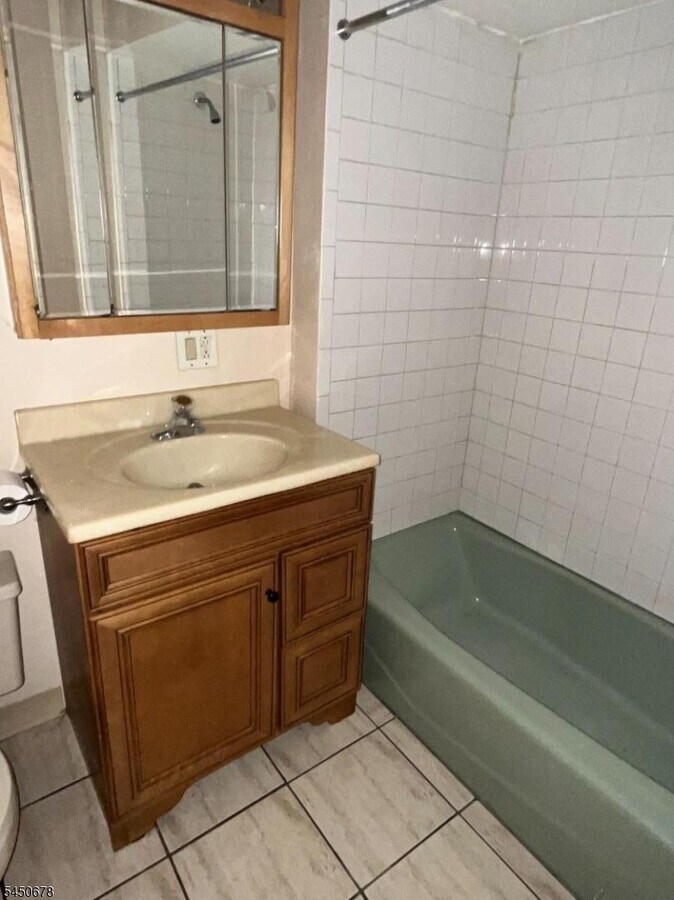 Photo - 16 Stuyvesant Ave.