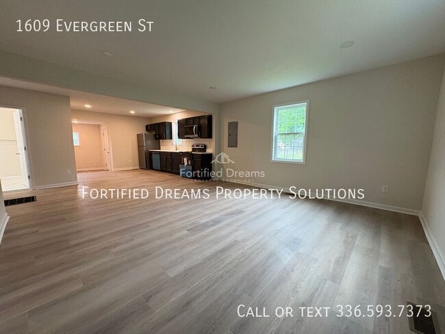 Photo - 1609 Evergreen St