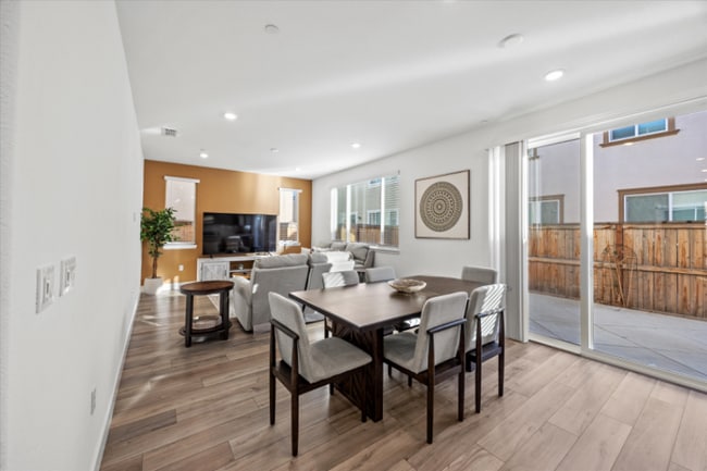 Photo - 3554 Damora Ave