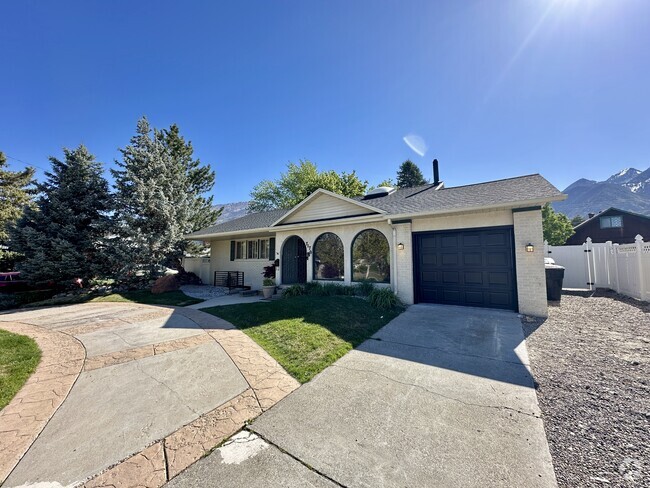 Building Photo - 7179 S 2825 E Rental