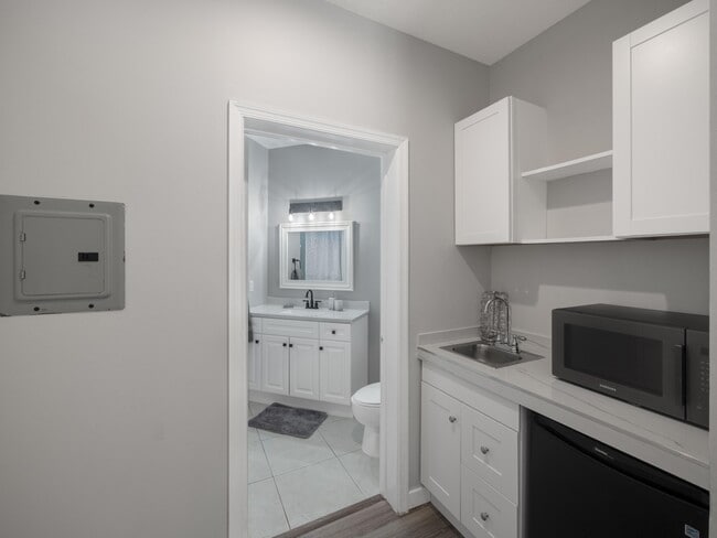 Photo - 8337 Mulligan Cir Unit B