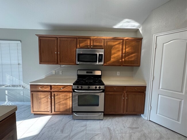 Building Photo - 2730 Coyote Trail Dr