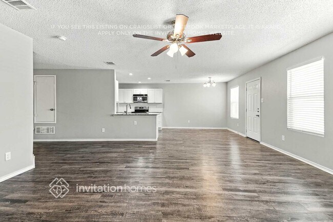 1202 Leeward Ln