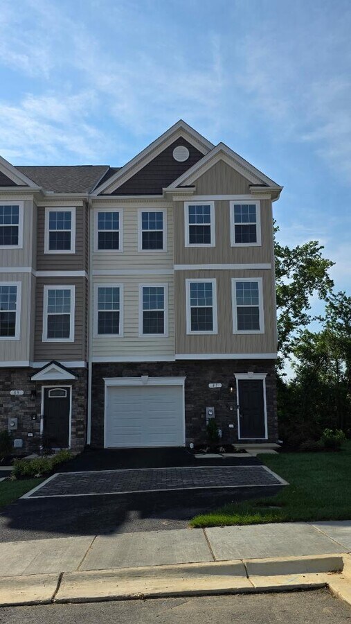Photo - Potomac Ct