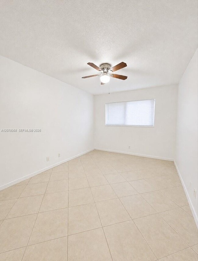 1231 NE 23rd Ave Unit 3