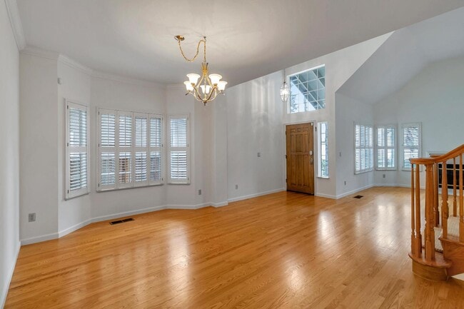 Photo - 302 Tadley Ct