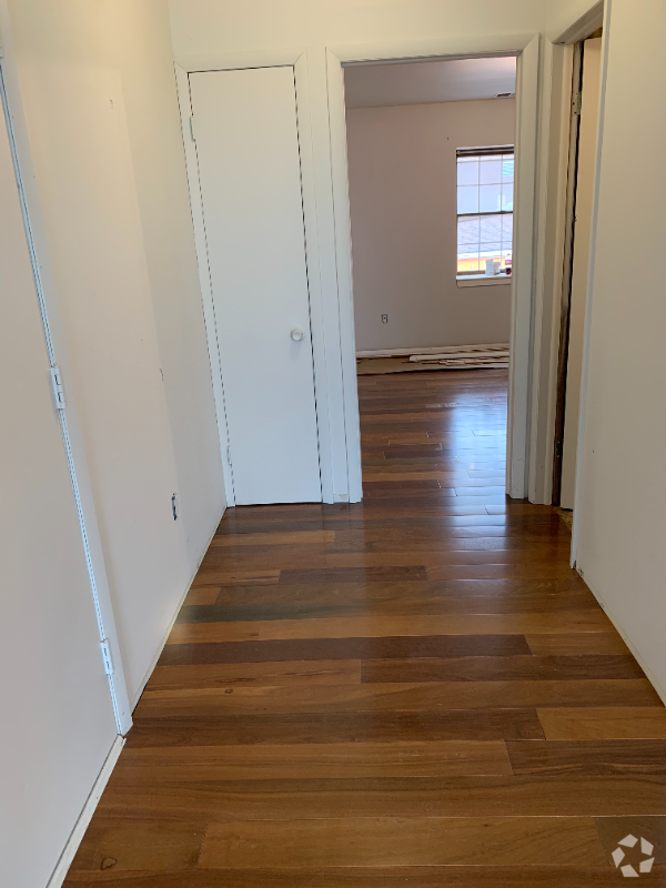 Building Photo - 7200 Kennedy Ave Unit 2 Rental