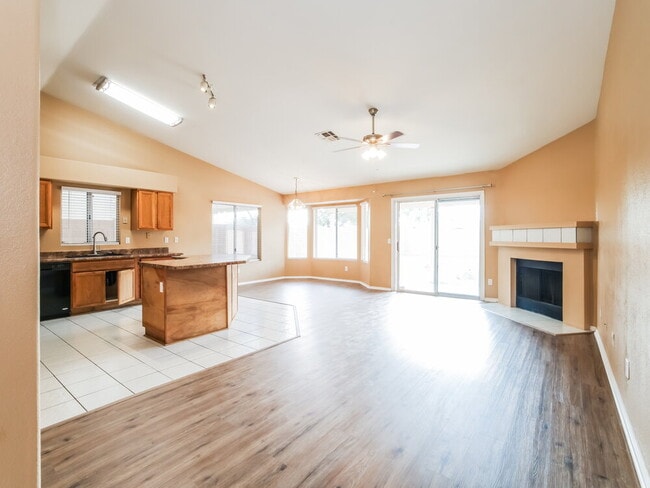 Photo - 2203 E Edna Ave