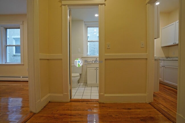 Building Photo - 1844 Commonwealth Ave Unit 5