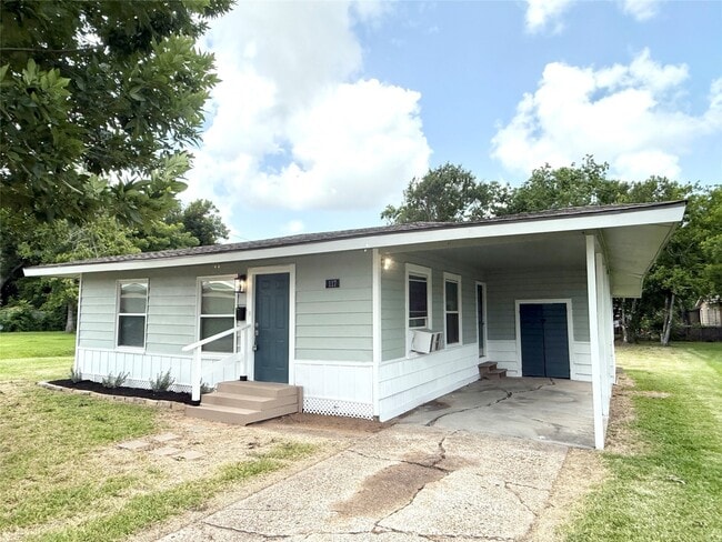 Building Photo - 117 Oak Dr Rental