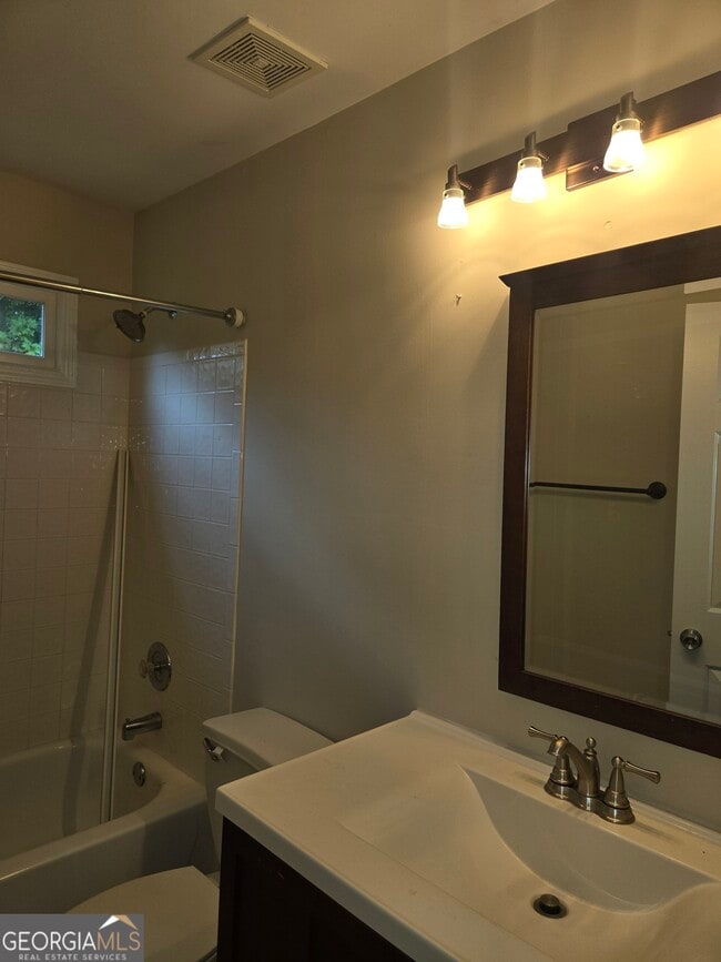 Photo - 3450 Evonvale Glen