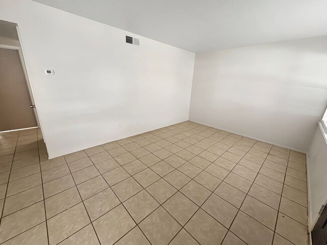 703-709 W Calle Sur