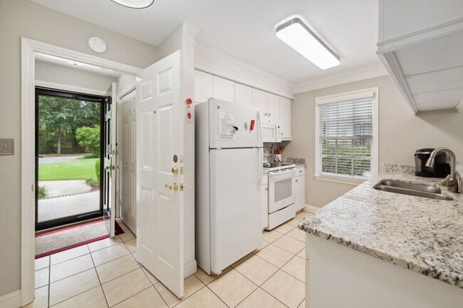 Photo - 462 Masters Dr Unidad SI ID1253450P