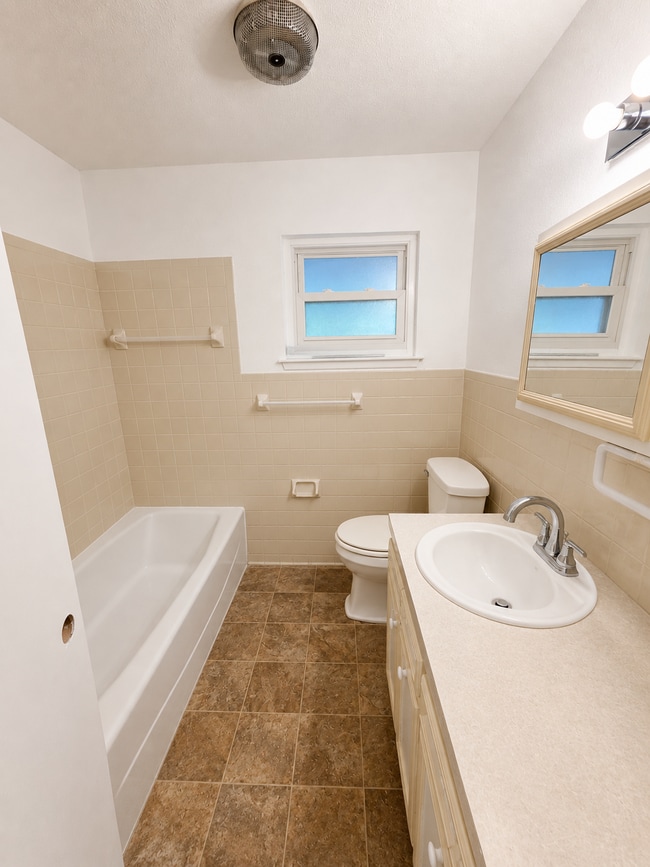 Bathroom - 1507 Richard Dr