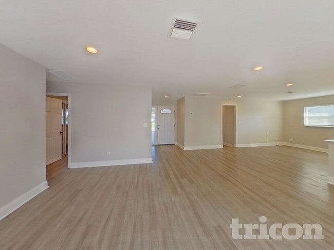 Photo - 6460 33rd Ave N