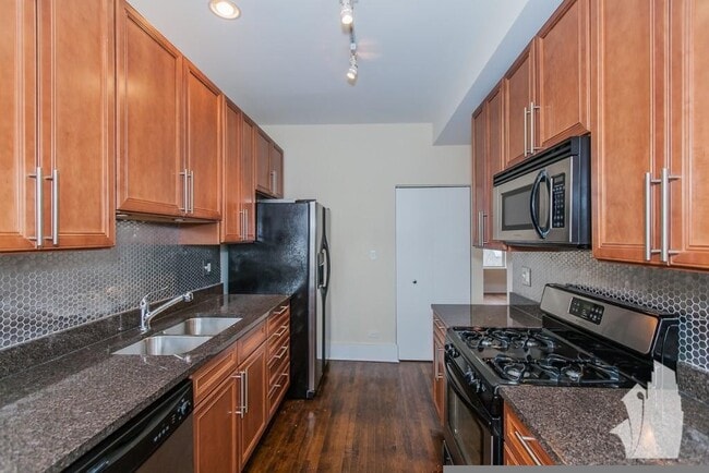 Photo - 1851 W Cornelia Ave Unidad 1849-1