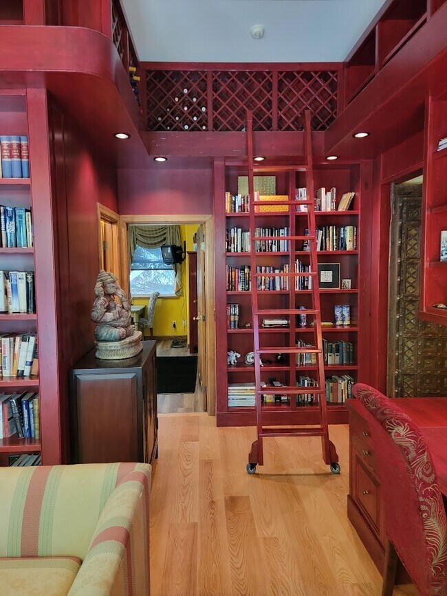 Photo - 1611 Heroic Rd