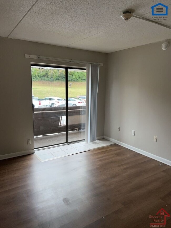 Photo - 915 S Seminole Dr