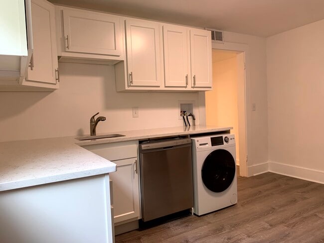 Photo - 411 Sample St Unit 2