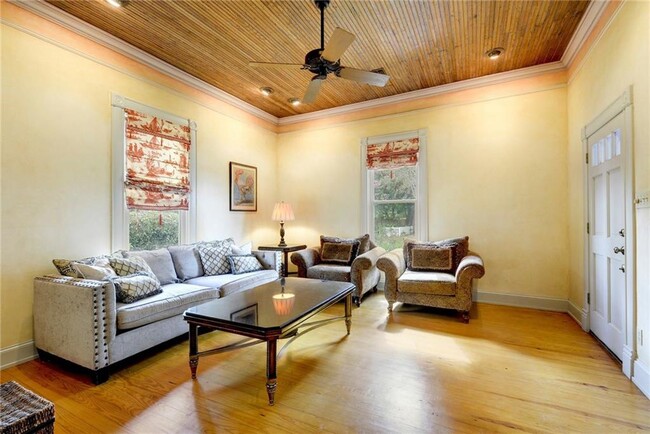 Photo - 101 Short St