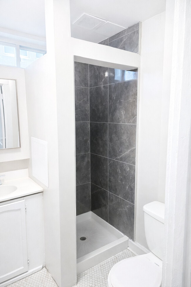 A3 - 575 Farmington Ave