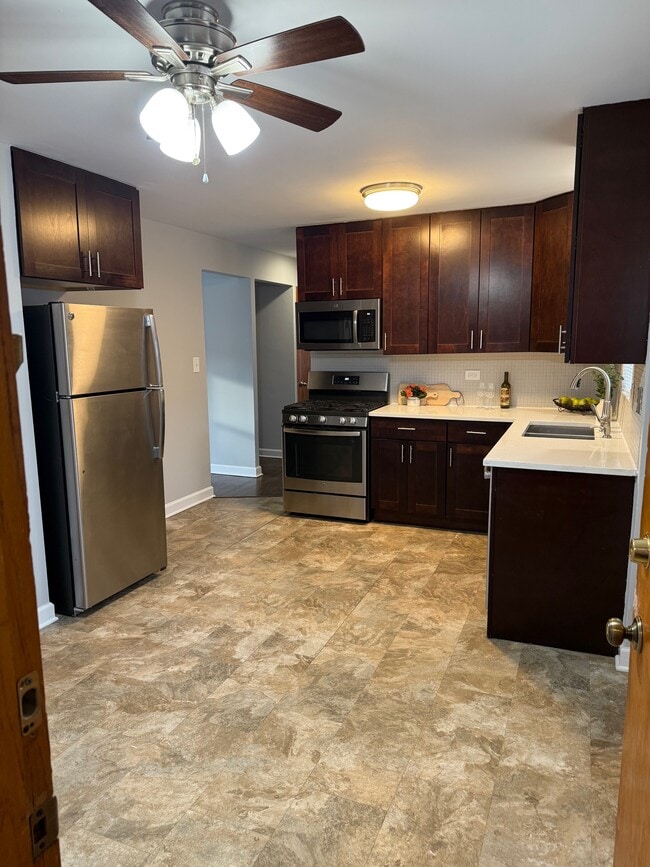 Unit 3N - Kitchen - 8614 W Berwyn Ave