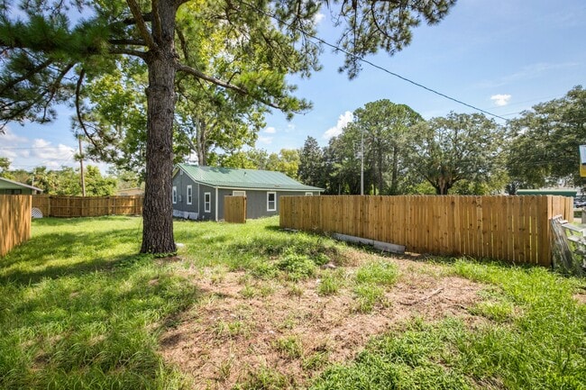 260 Vernis Ave