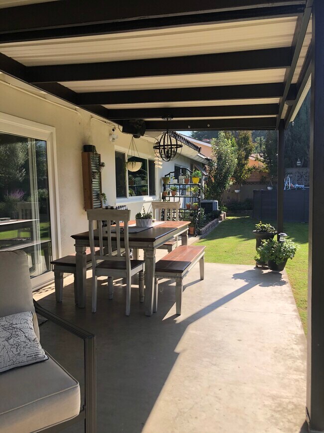 Back Patio - 10304 Cliota St