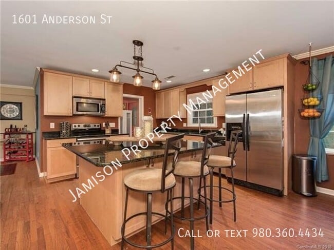 Photo - 1601 Anderson St