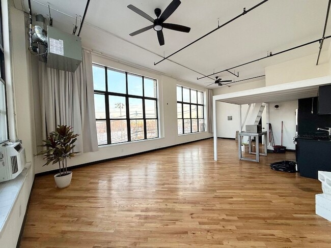 Photo - 2 Union St Unidad 2L