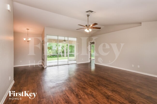 Photo - 8097 Albatross Rd